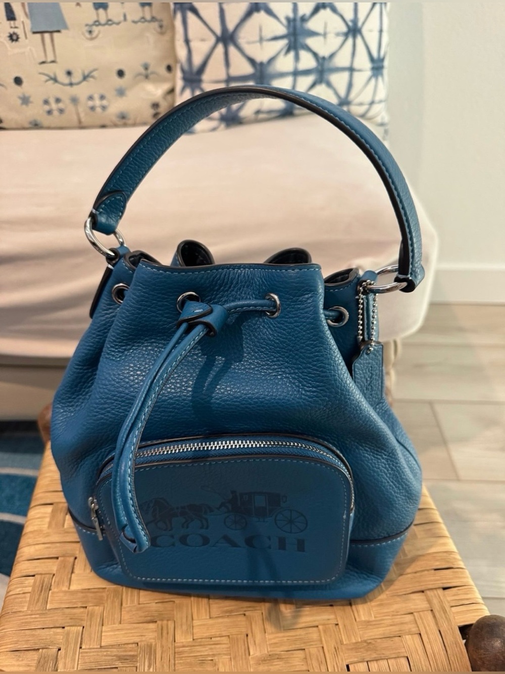 Coach Jes Drawstring Bucket Bag Horse & Carriage blue/turquoise leather